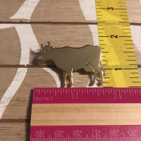 New Old Stock Vintage Cow Brooch-Pin Gold-Tone - Picture 4 of 5